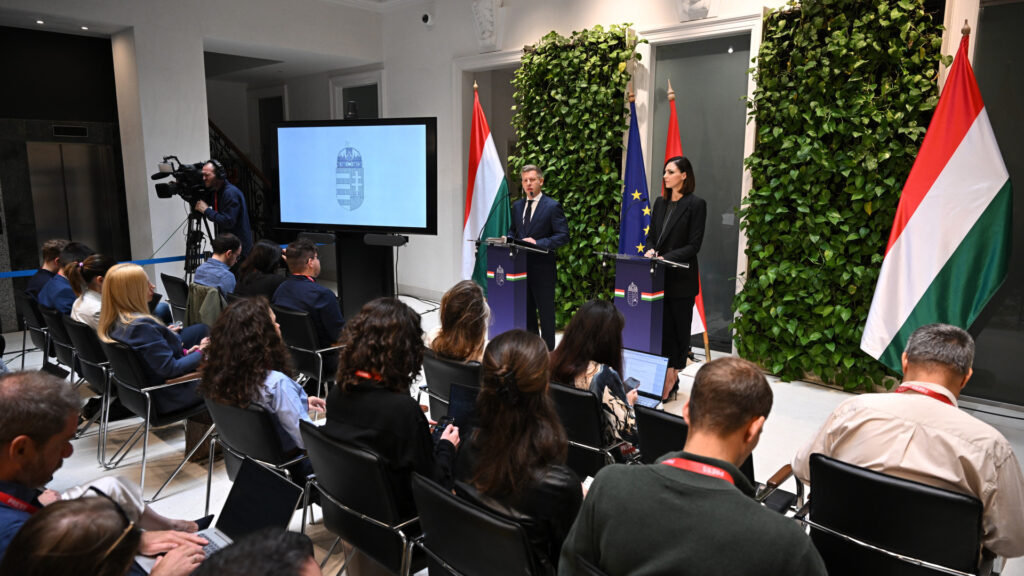 Azonnali kormányzati átalakítások és politikai fordulatok szombaton