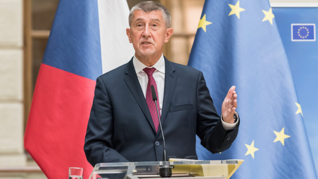 Cseh tilalom: mobiltelefonmentes iskolák 2027 szeptemberétől