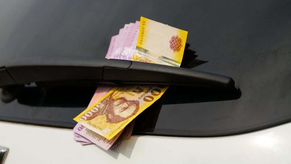 Jelentősen csökken az üzemanyagár, kivezetik a védett rendszert