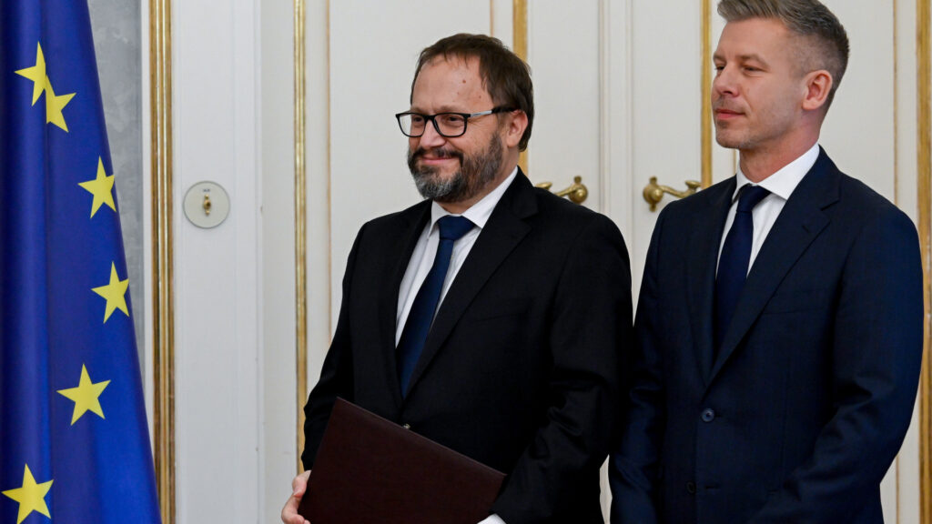 Magyar Péter: Széleskörű konzultáció szükséges az euróbevezetésről