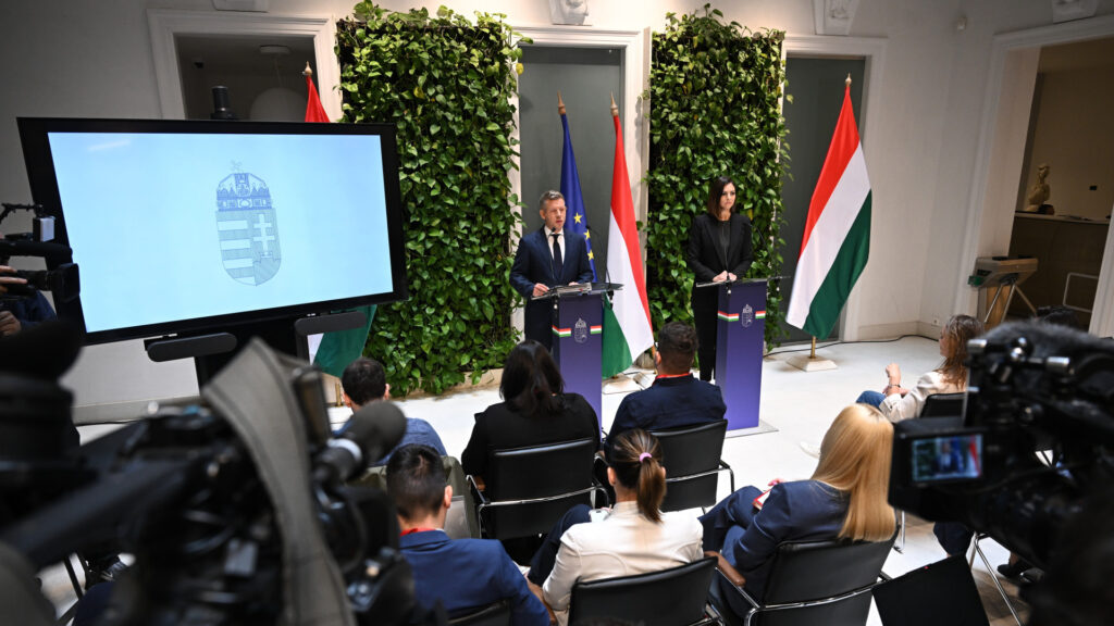 Megszólalt a Széchenyi István Egyetem a vitnyédi migránstábor-ügyben