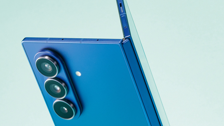 Samsung új hajlítható telefonokkal erősít, az Apple-t célozza