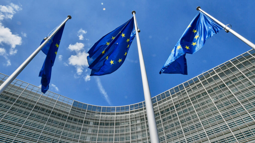Uniós tervezet: Enyhítenék a nagyvállalatok adatszolgáltatási terheit