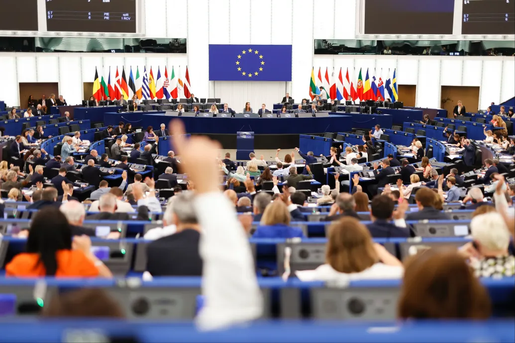 Káosz az EP-ben: vita az ideiglenes gyerekvédelmi szabályokról